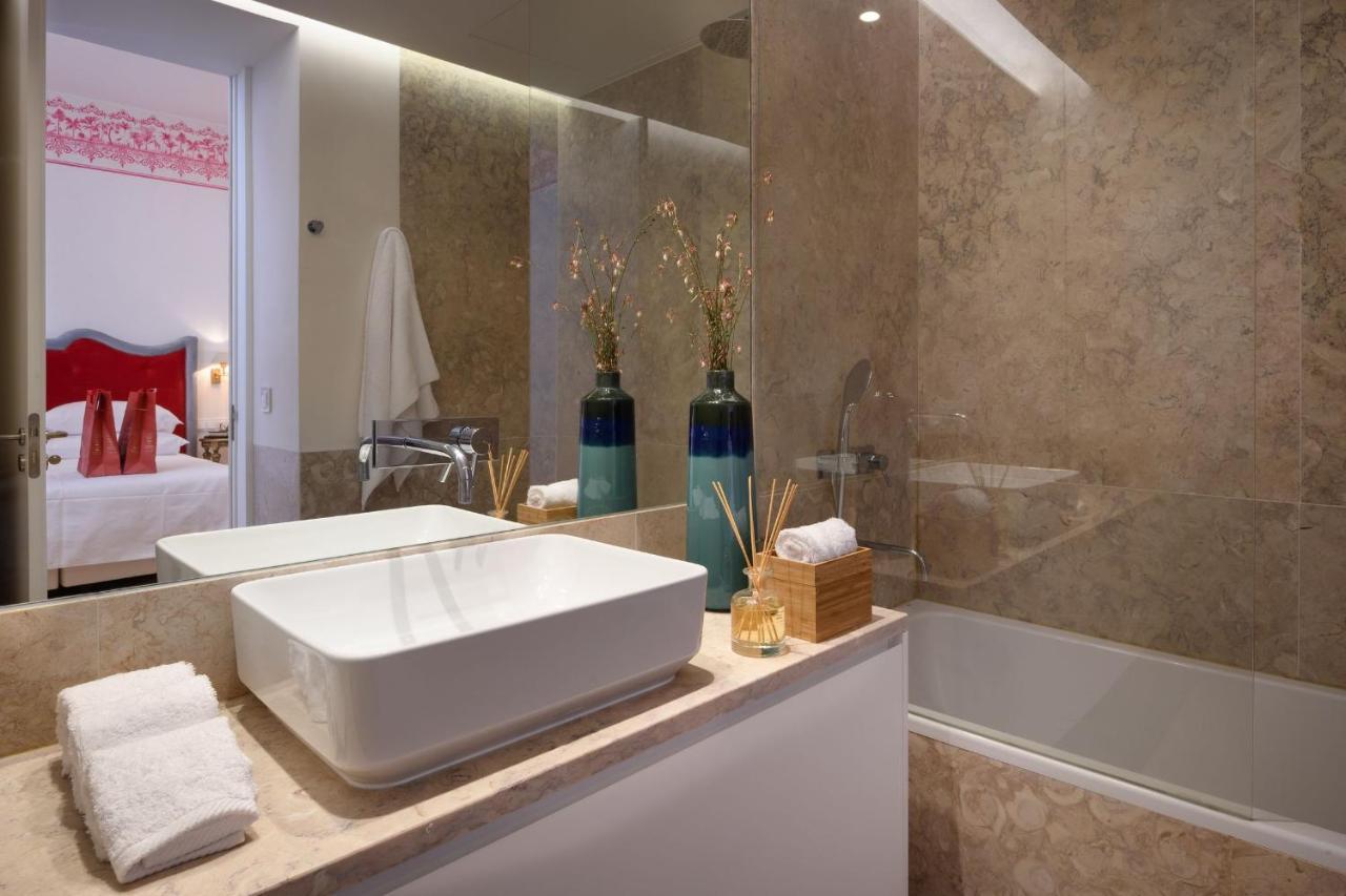 Superior One-Bedroom Apartment